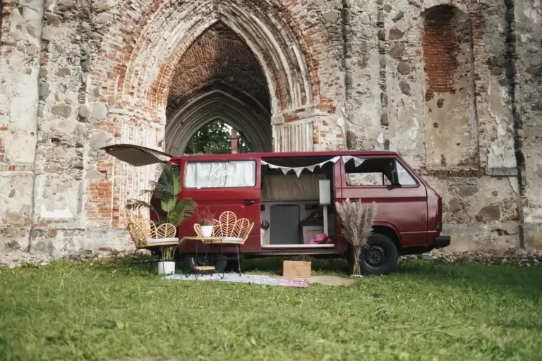 Foto buss VW T3 kāzu un privātu pasākumu foto zona - Foto buss VW T3: foto vai video risinājums kāzām, korporatīvām vasaras ballītēm un āra pasākumiem