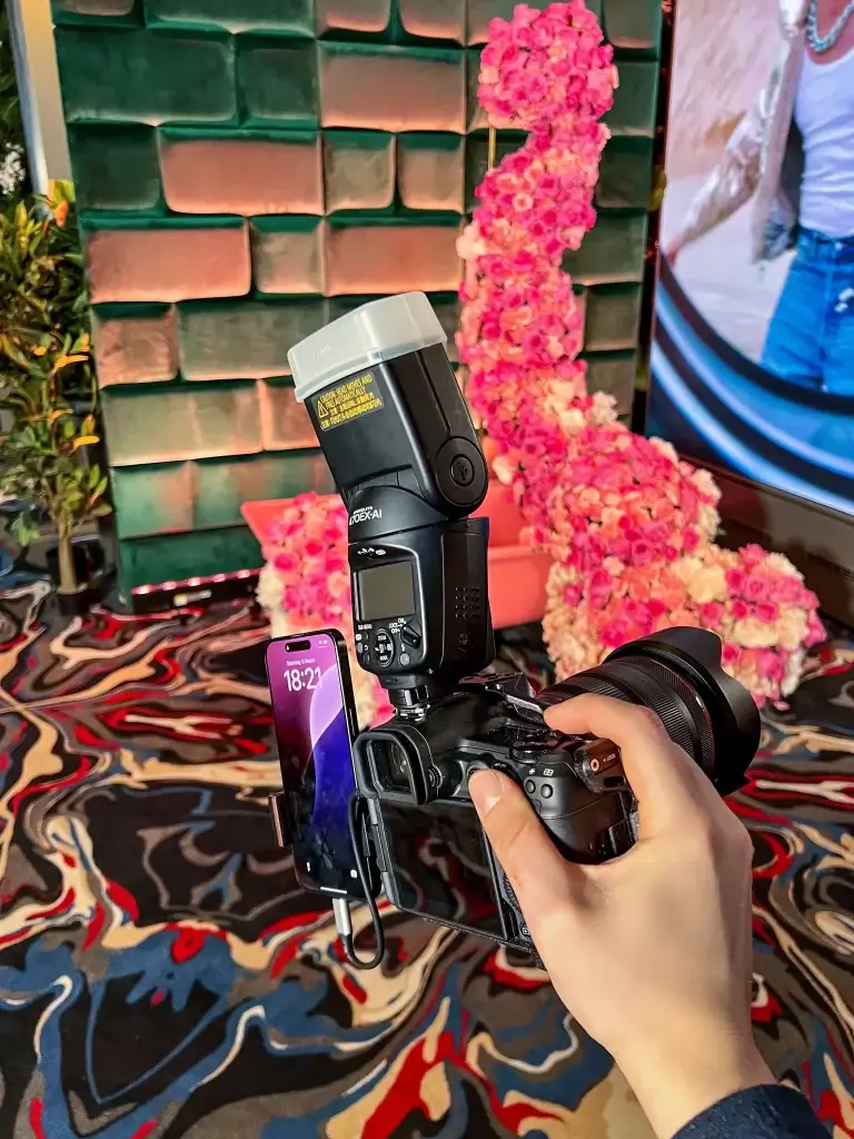 Pasākumu fotogrāfs ar izdruku - Fotogrāfs ar Momentbox pasākumu risinājumiem