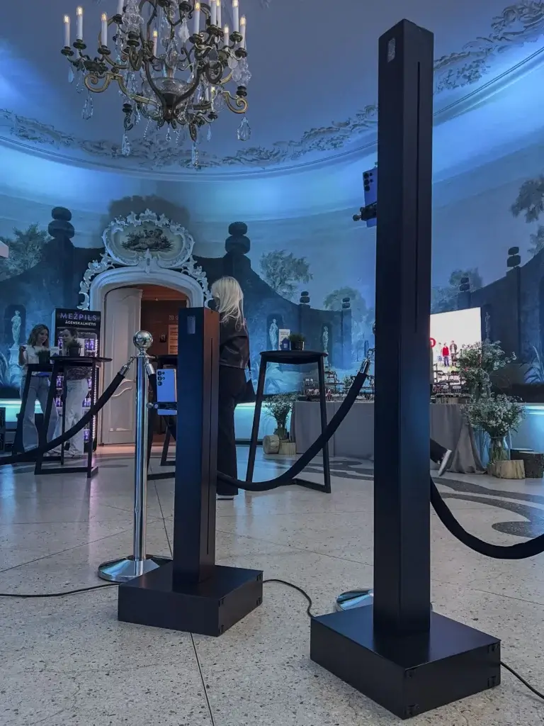 Paparaci photo booth Latvia - Paparazzi photo booth setup for brand activations, openings and social media video content.